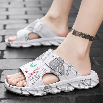 Мужские тапочки-слипоны 2023, Летние Повседневные Домашние Нескользящие Тапочки на платформе для Ванной Комнаты, Обувь для Мужчин, Модная Легкая Обувь из ЭВА С Открытым Носком